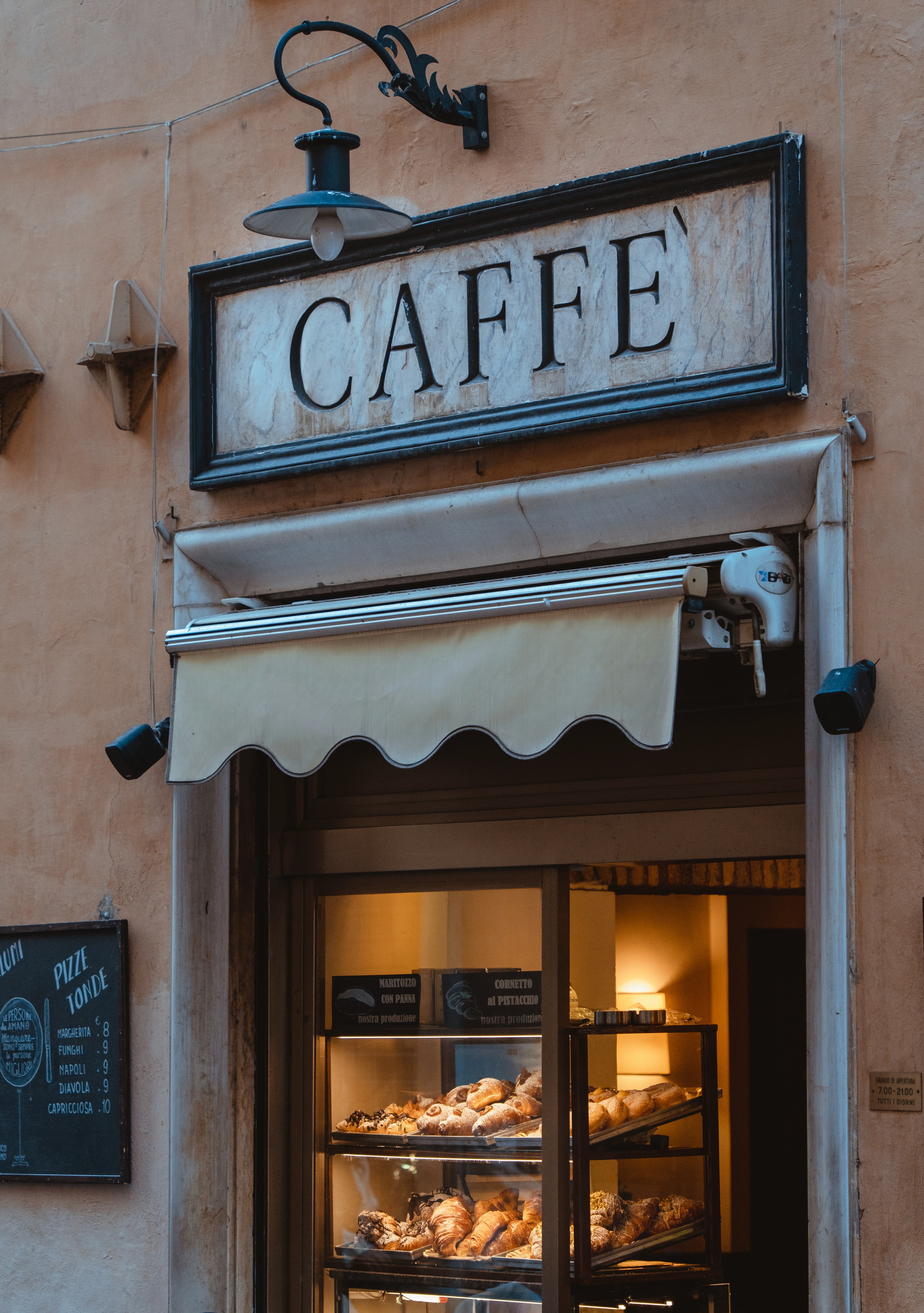 Cozy Italian café